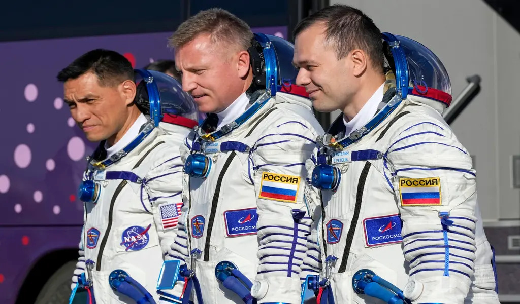 Report-Breaking Go back: NASA Astronaut And Russian Cosmonauts Go back Nearest Generation-Lengthy Range Odyssey