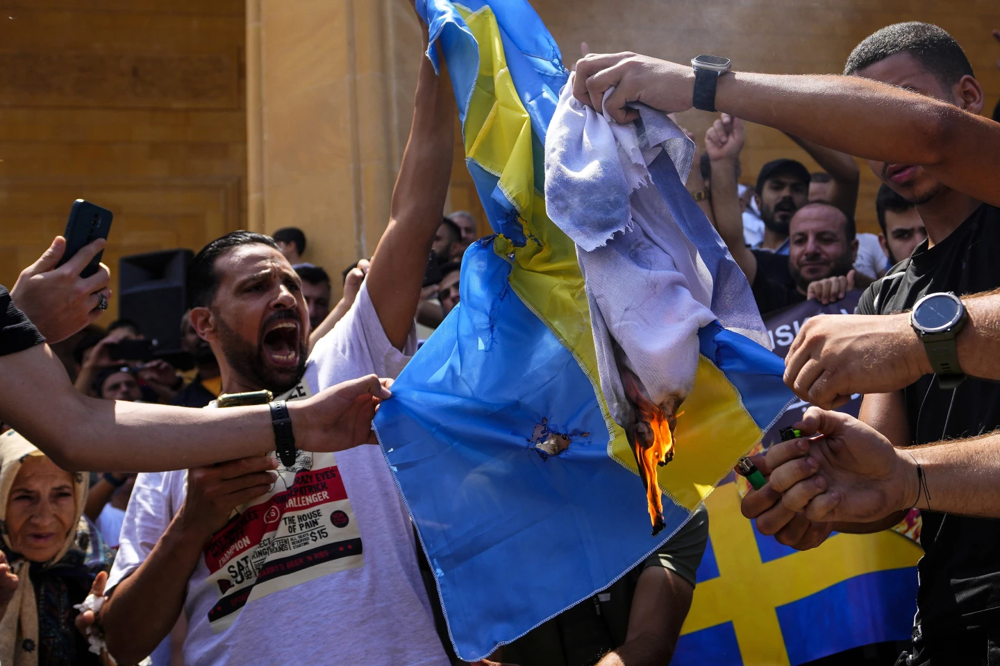 Terror Moves Sweden: The Surprising Reality In the back of Contemporary Assaults And The Controversy Over Independence Of Pronunciation